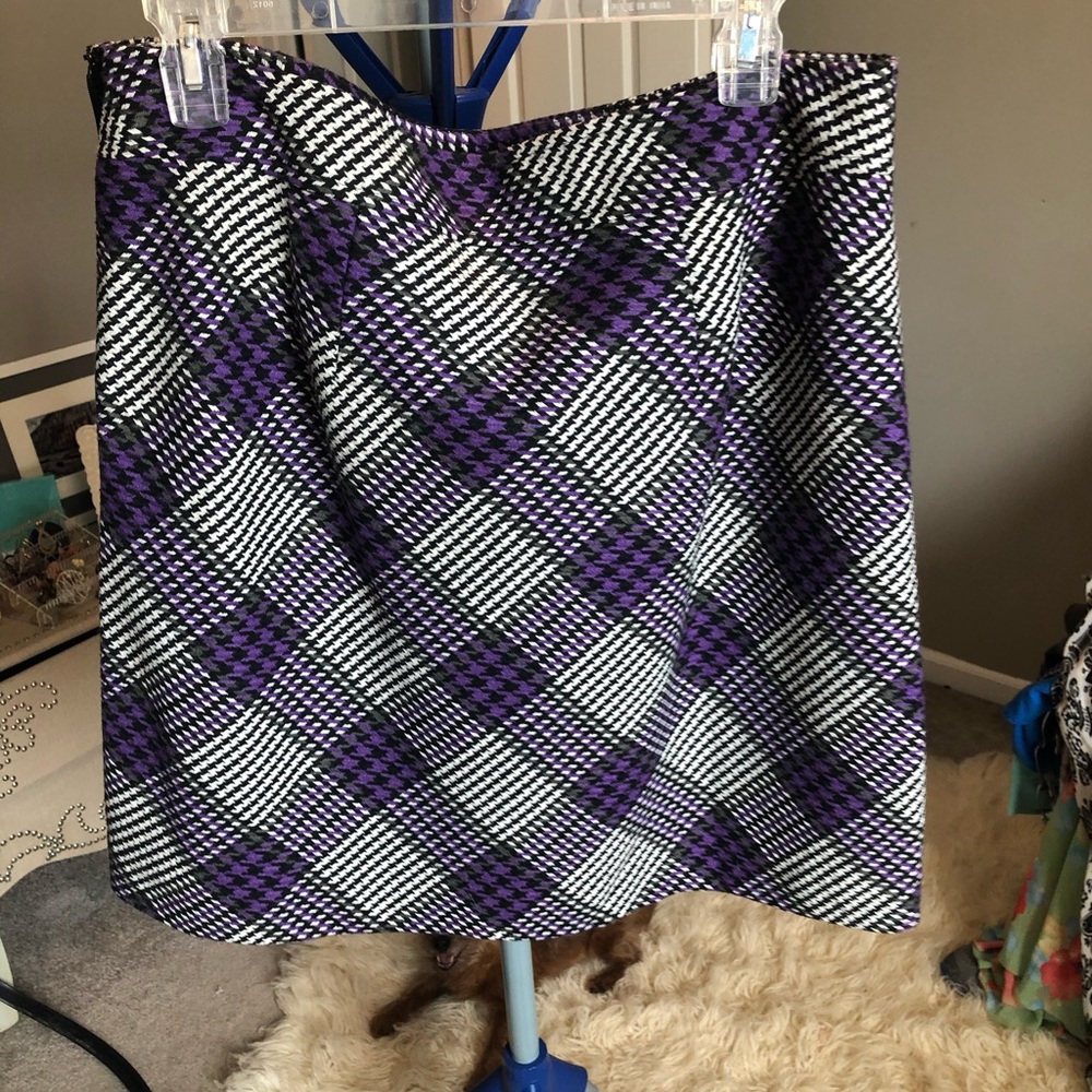 Loft lined mini skirt